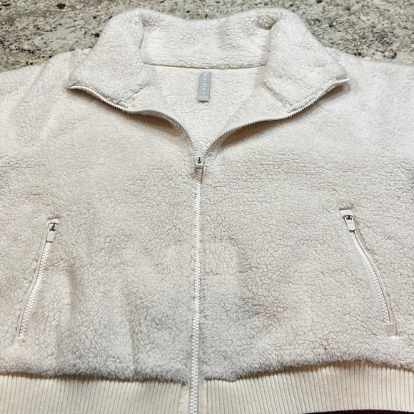 Athleta Jackets & Blazers - BNWT Athleta Tugga Sherpa Cropped Bomber Jacket XL Natural Beige Cream